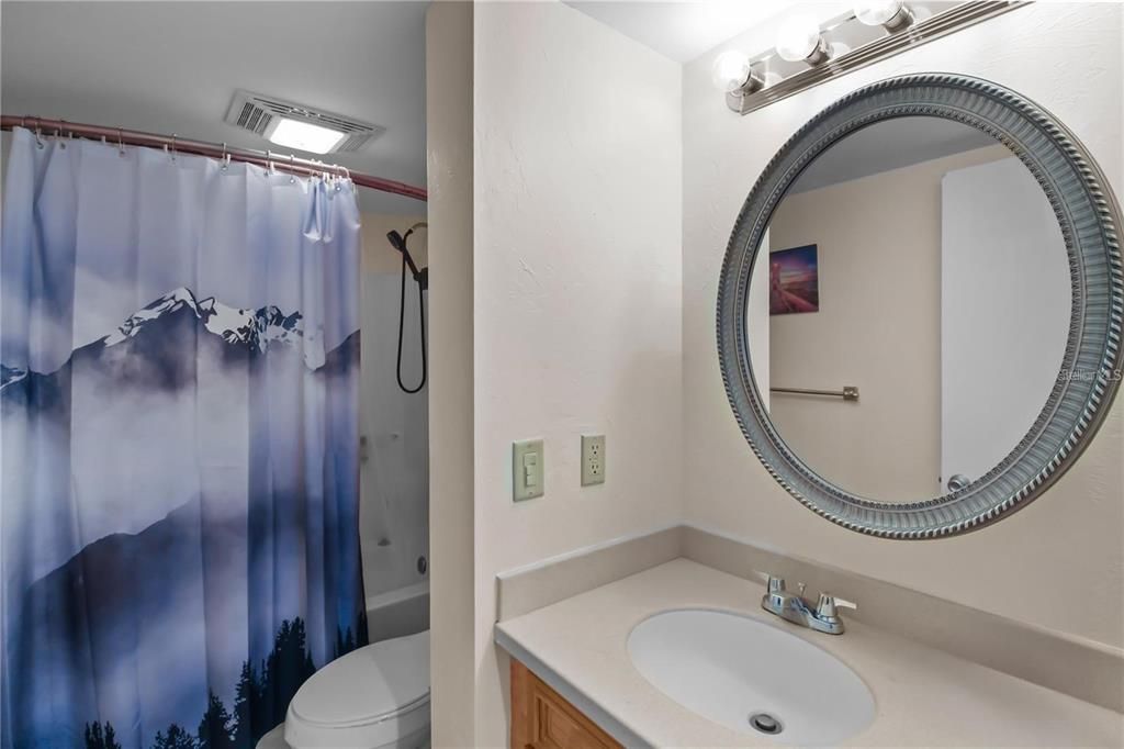 For Sale: $135,000 (2 beds, 2 baths, 1123 Square Feet)