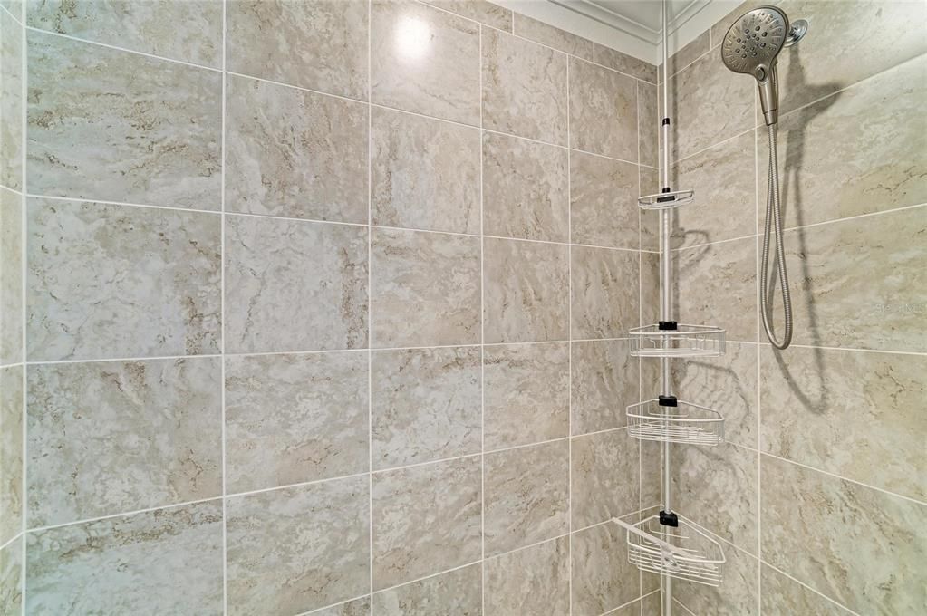 Activo con contrato: $295,000 (2 camas, 2 baños, 1142 Pies cuadrados)