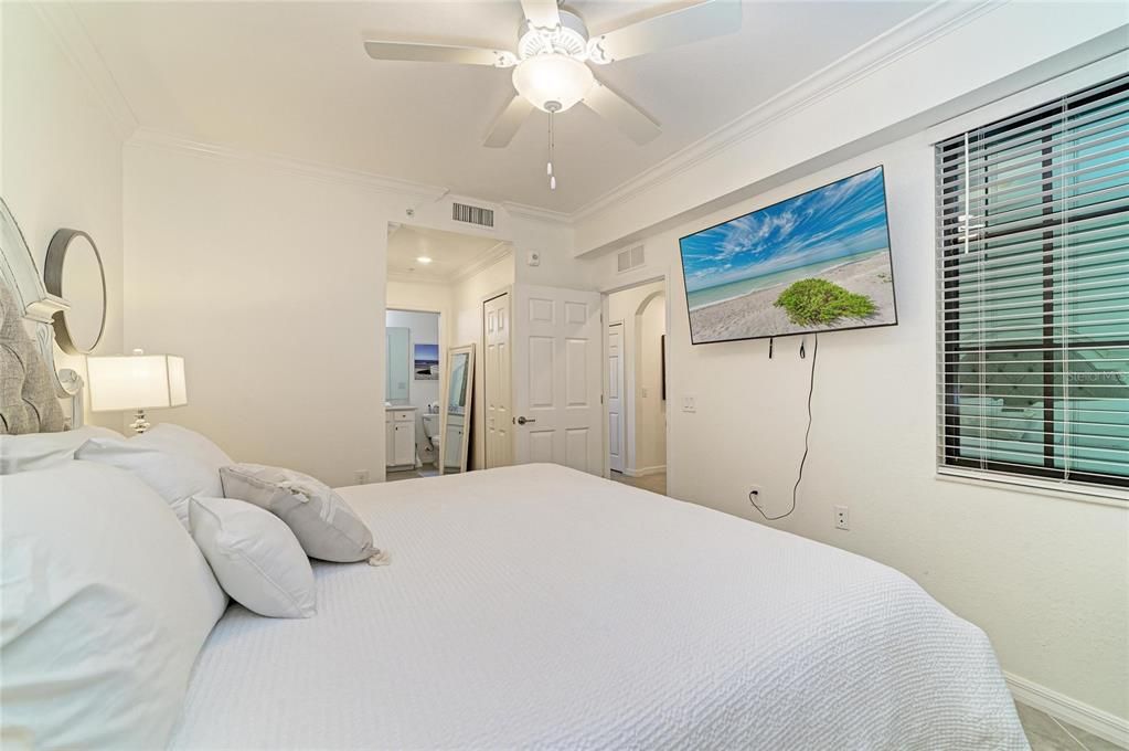 Activo con contrato: $295,000 (2 camas, 2 baños, 1142 Pies cuadrados)