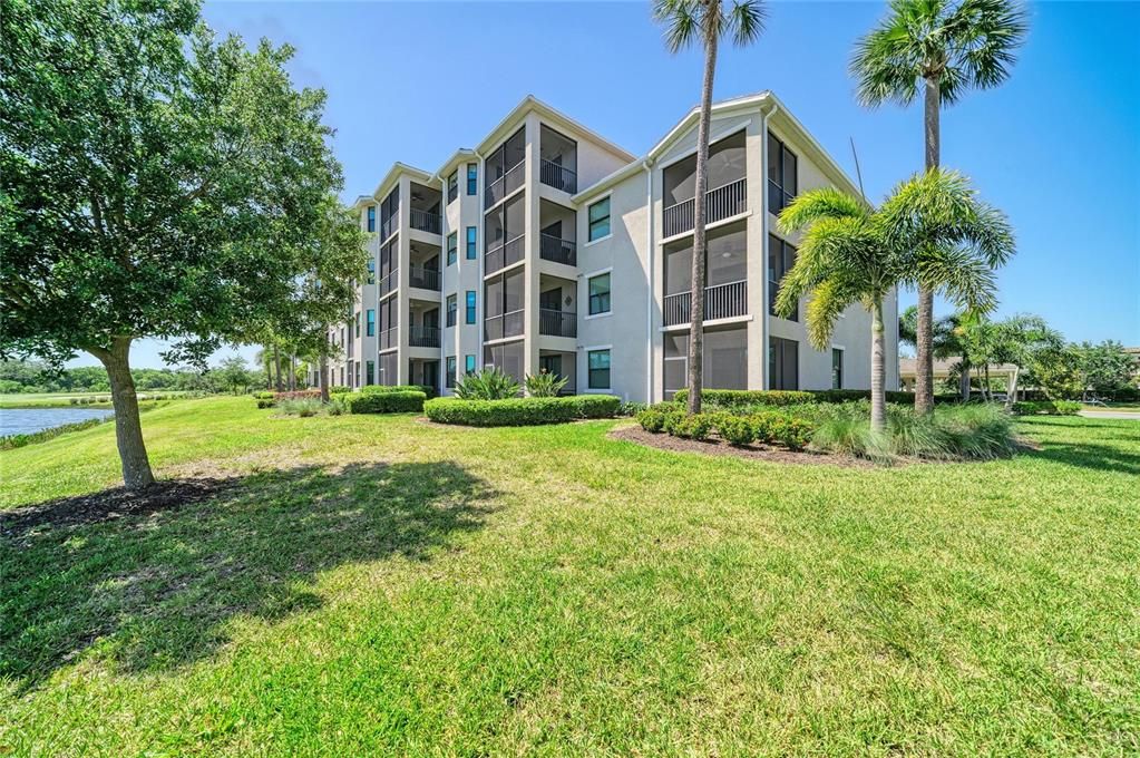 Activo con contrato: $295,000 (2 camas, 2 baños, 1142 Pies cuadrados)
