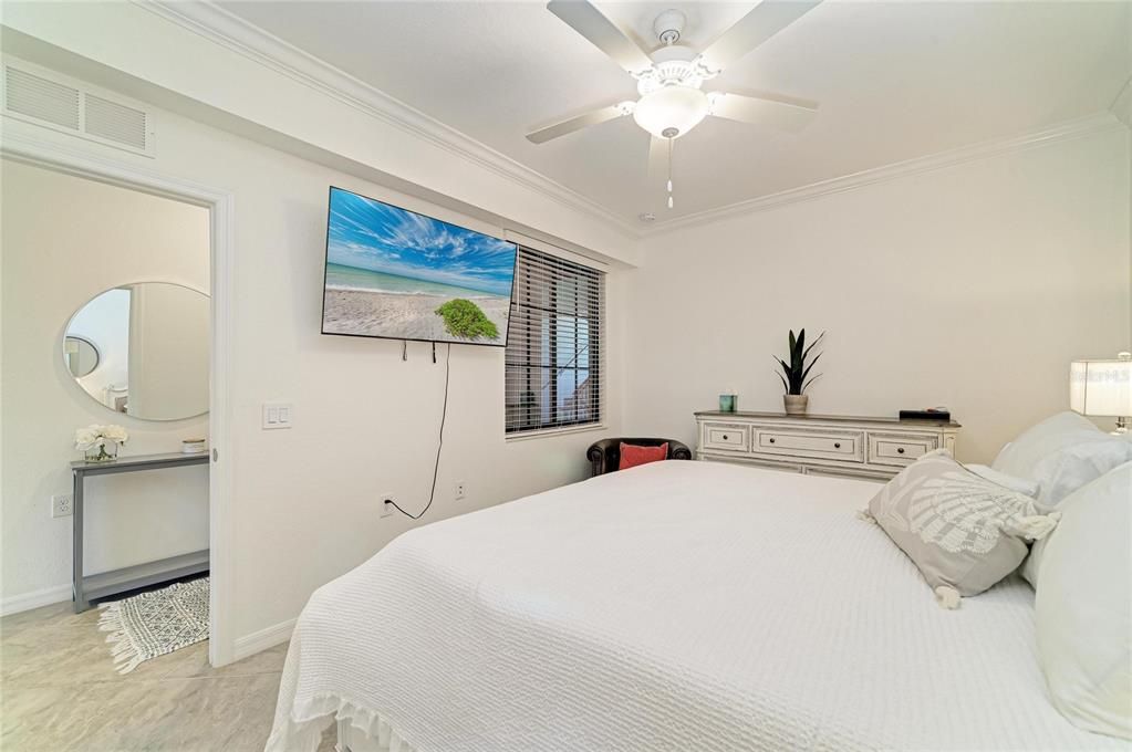 Activo con contrato: $295,000 (2 camas, 2 baños, 1142 Pies cuadrados)