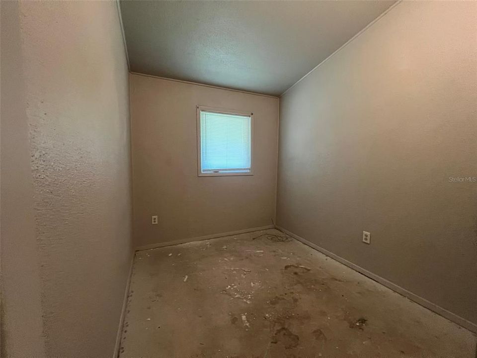 For Rent: $1,600 (4 beds, 2 baths, 888 Square Feet)