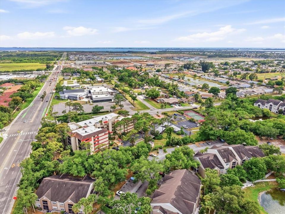 На продажу: $125,000 (2 спален, 2 ванн, 1146 Квадратных фут)