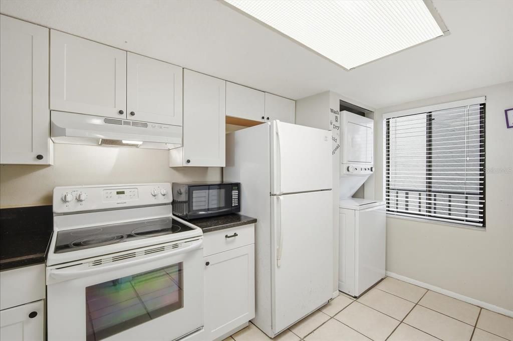 На продажу: $125,000 (2 спален, 2 ванн, 1146 Квадратных фут)