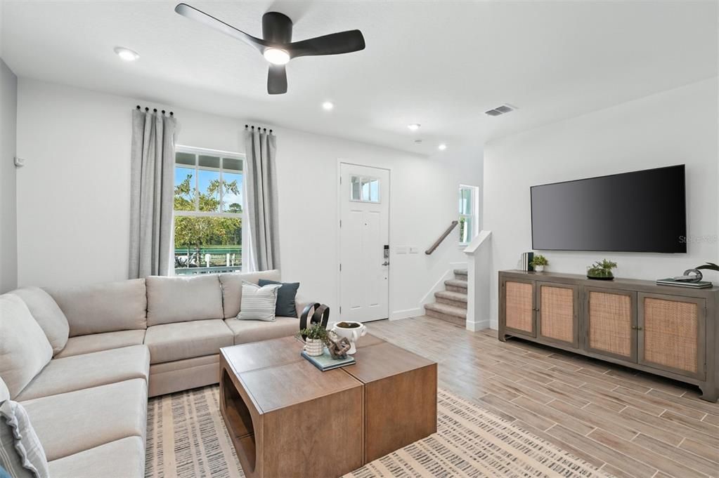 En Venta: $560,990 (3 camas, 2 baños, 1651 Pies cuadrados)