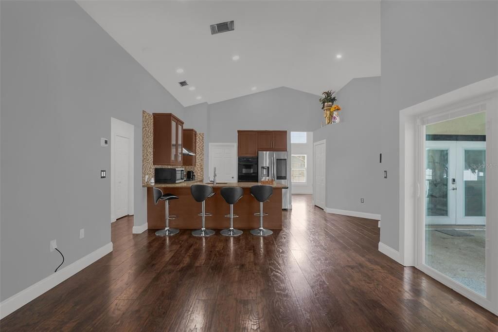 For Sale: $500,000 (4 beds, 2 baths, 1506 Square Feet)