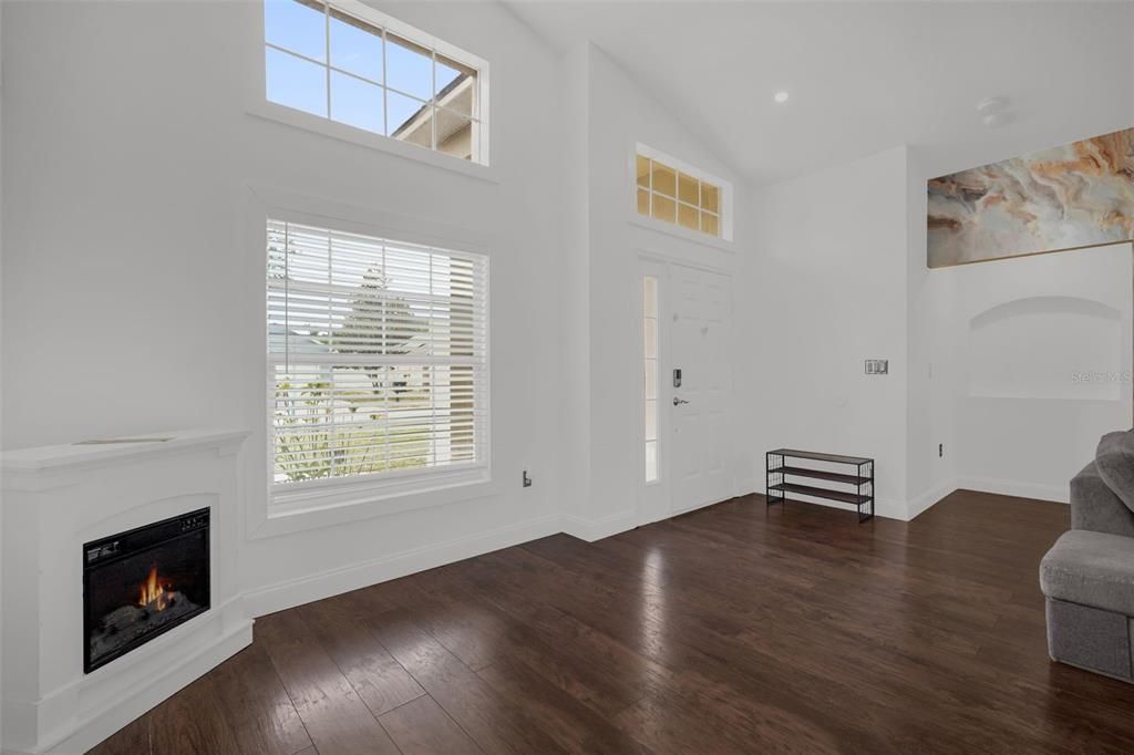 For Sale: $500,000 (4 beds, 2 baths, 1506 Square Feet)
