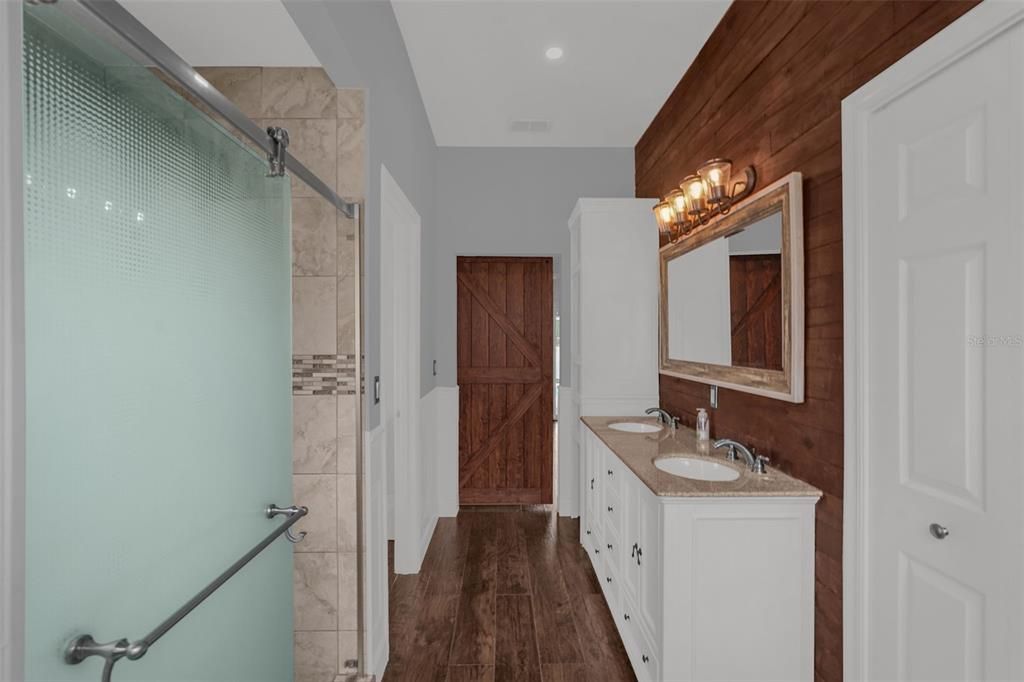 For Sale: $500,000 (4 beds, 2 baths, 1506 Square Feet)