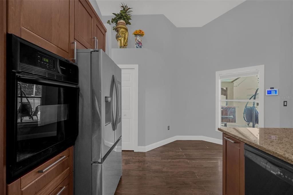 For Sale: $500,000 (4 beds, 2 baths, 1506 Square Feet)