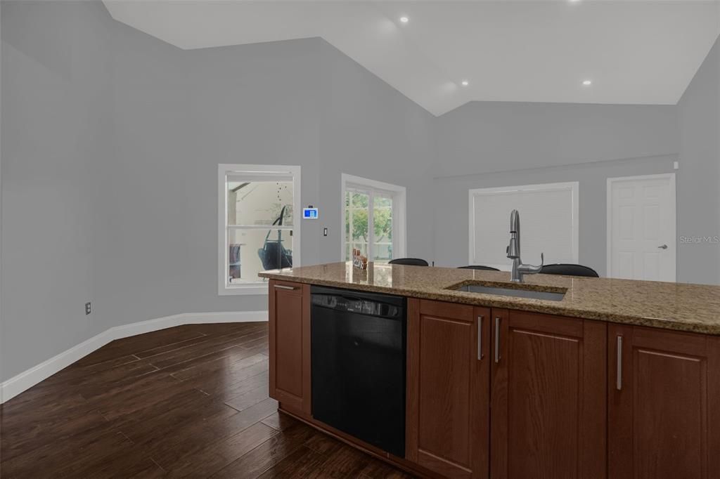 For Sale: $500,000 (4 beds, 2 baths, 1506 Square Feet)