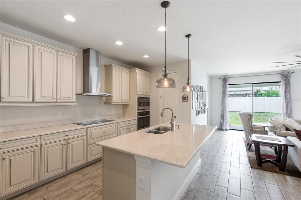 Active With Contract: $385,000 (3 beds, 2 baths, 2100 Square Feet)
