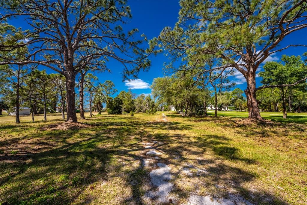En Venta: $2,295,000 (1.29 acres)