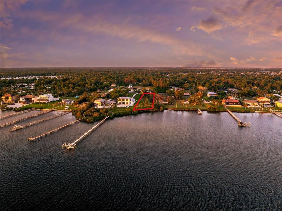 En Venta: $2,295,000 (1.29 acres)