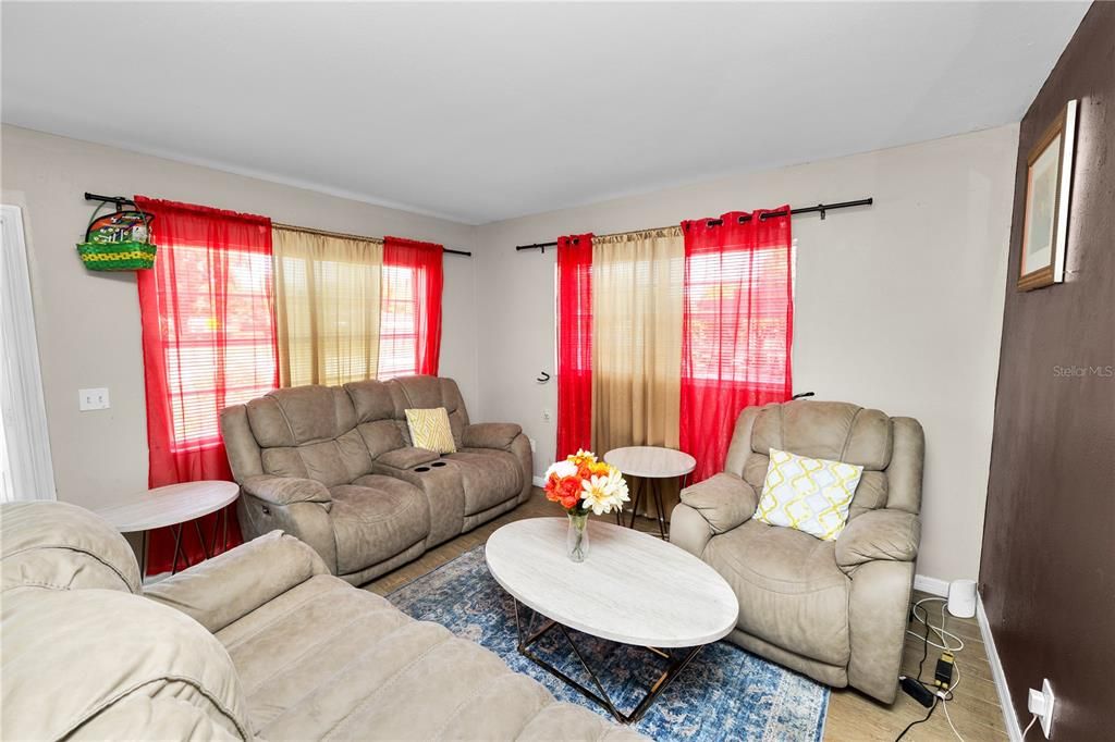 En Venta: $190,000 (3 camas, 1 baños, 912 Pies cuadrados)