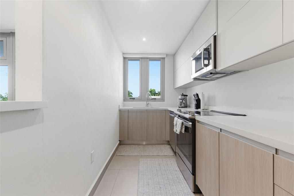 For Sale: $650,000 (3 beds, 2 baths, 1347 Square Feet)