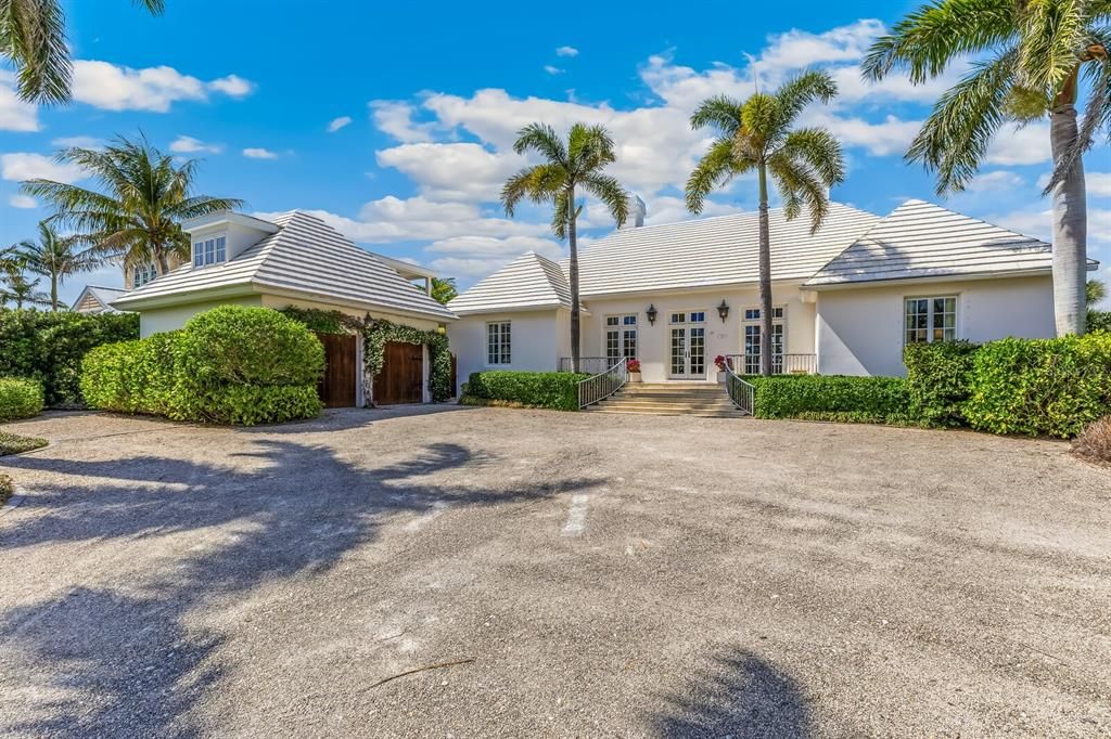 For Sale: $7,500,000 (5 beds, 6 baths, 4475 Square Feet)