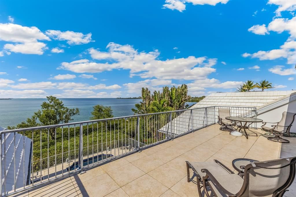 For Sale: $7,500,000 (5 beds, 6 baths, 4475 Square Feet)