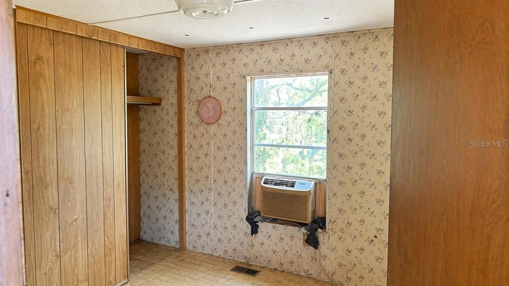 For Sale: $45,000 (2 beds, 1 baths, 552 Square Feet)