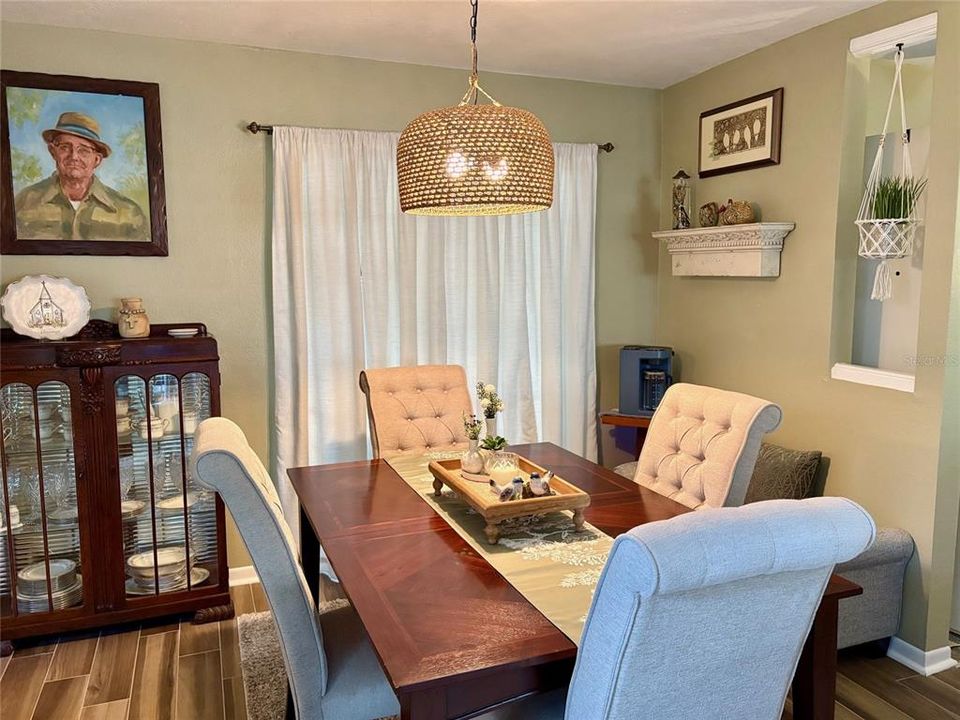 En Venta: $215,000 (2 camas, 2 baños, 1142 Pies cuadrados)