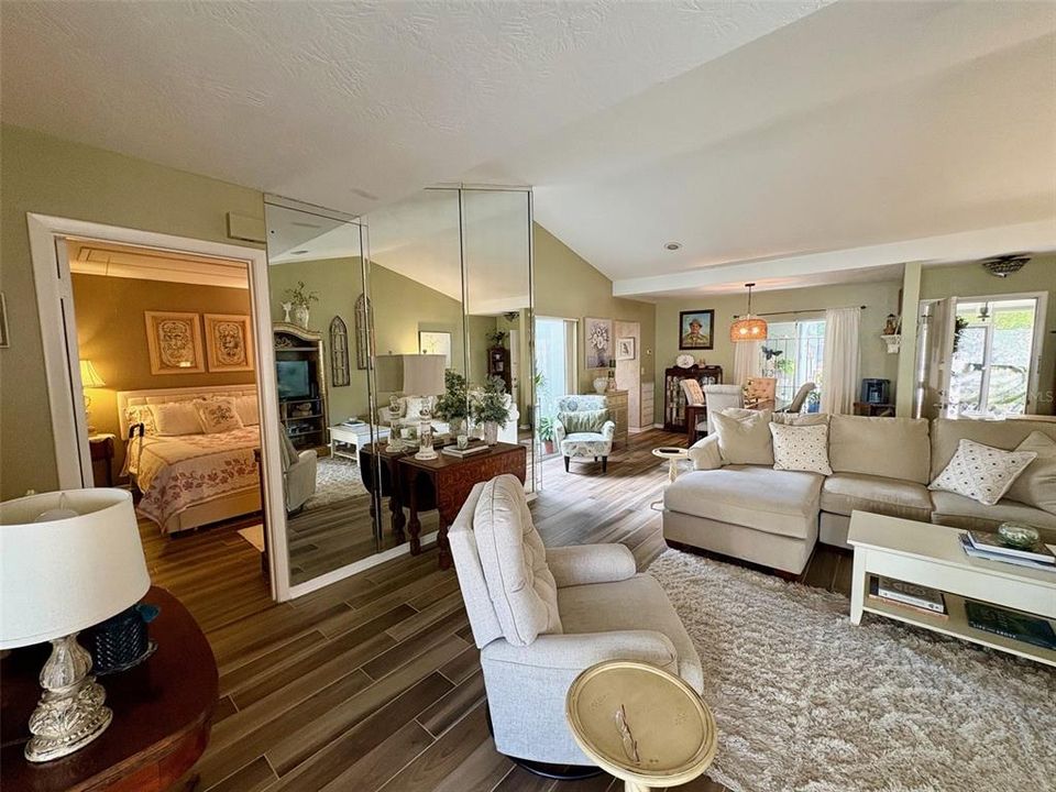 En Venta: $215,000 (2 camas, 2 baños, 1142 Pies cuadrados)