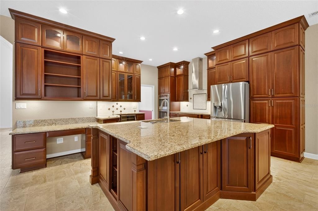 En Venta: $1,150,000 (5 camas, 4 baños, 3754 Pies cuadrados)