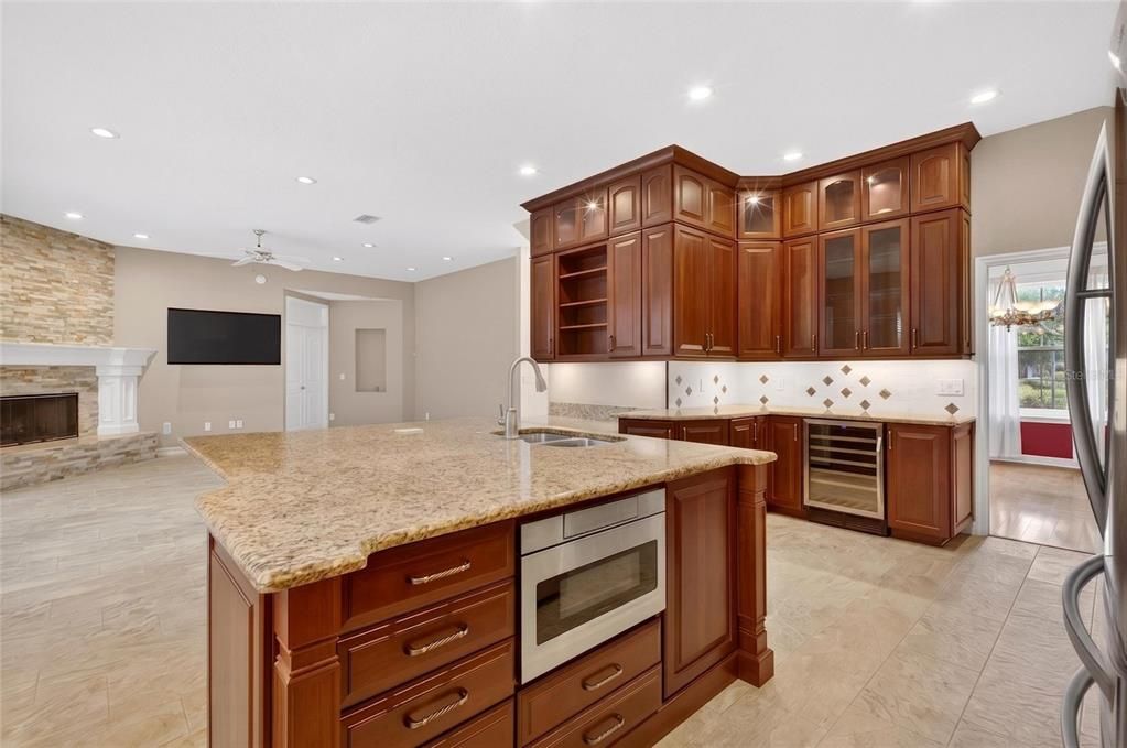 En Venta: $1,150,000 (5 camas, 4 baños, 3754 Pies cuadrados)