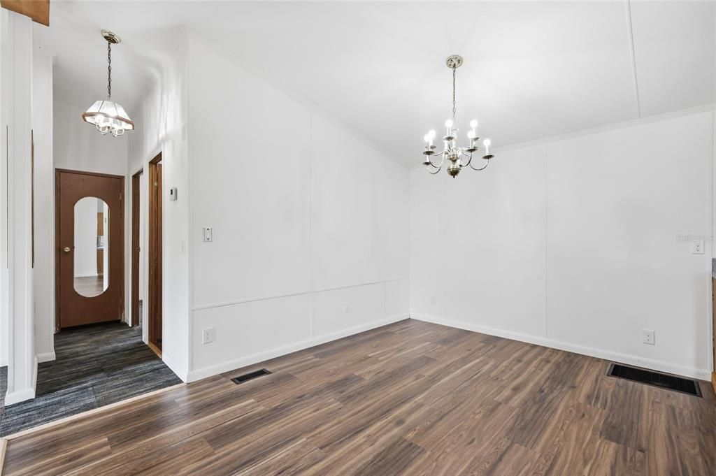 For Sale: $259,000 (3 beds, 2 baths, 1296 Square Feet)