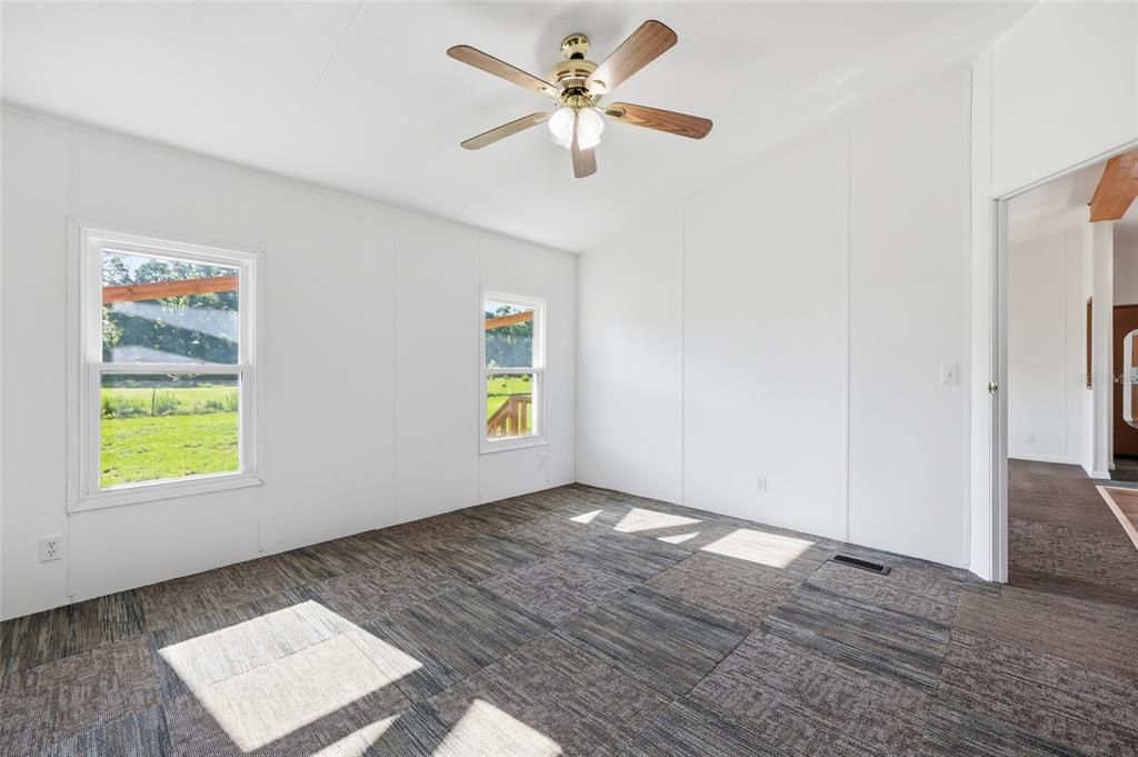 For Sale: $259,000 (3 beds, 2 baths, 1296 Square Feet)