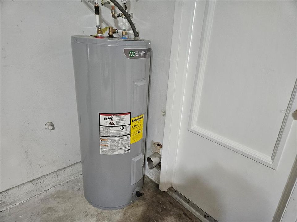 На продажу: $329,900 (3 спален, 2 ванн, 1492 Квадратных фут)