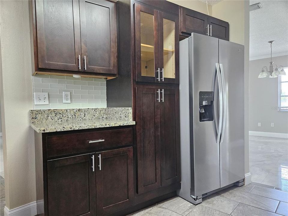 На продажу: $329,900 (3 спален, 2 ванн, 1492 Квадратных фут)