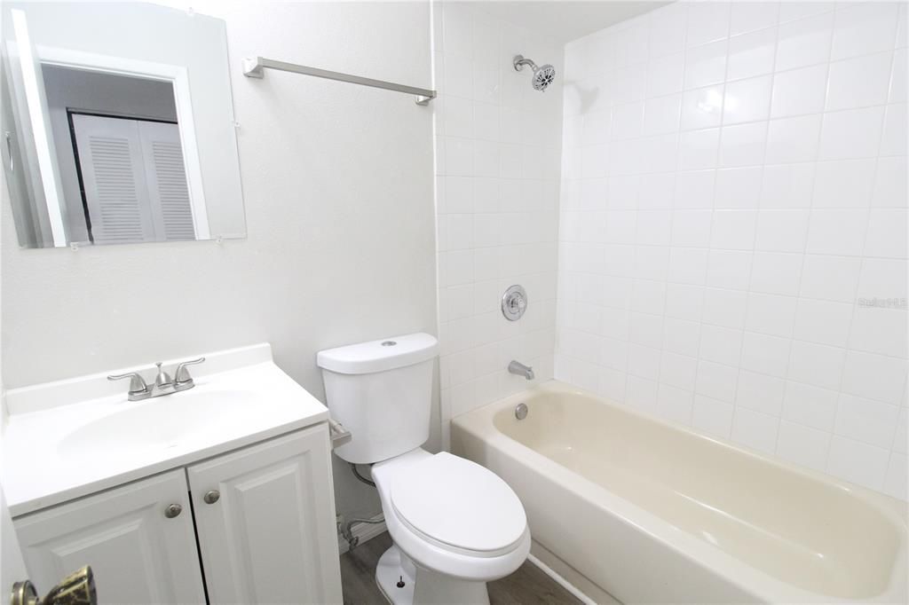 Activo con contrato: $1,495 (2 camas, 2 baños, 912 Pies cuadrados)