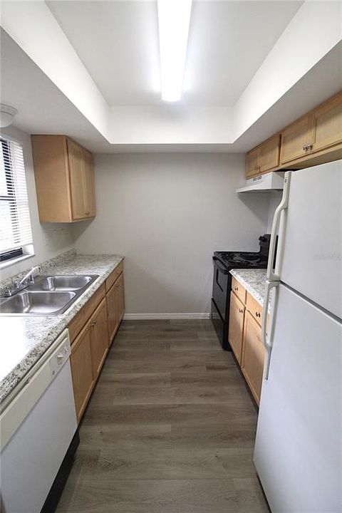 Activo con contrato: $1,495 (2 camas, 2 baños, 912 Pies cuadrados)