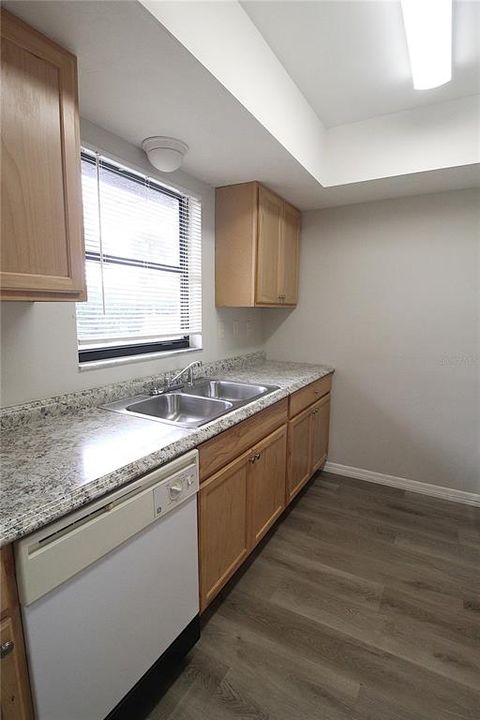 Activo con contrato: $1,495 (2 camas, 2 baños, 912 Pies cuadrados)