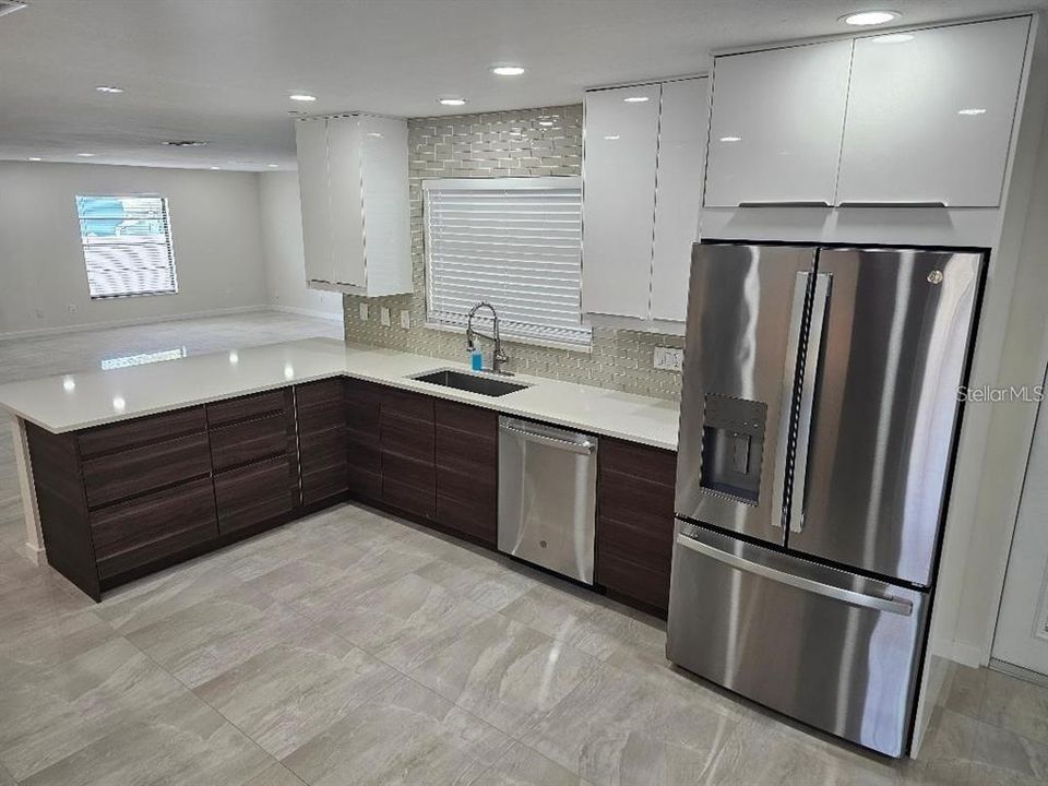 For Rent: $3,500 (3 beds, 2 baths, 2116 Square Feet)