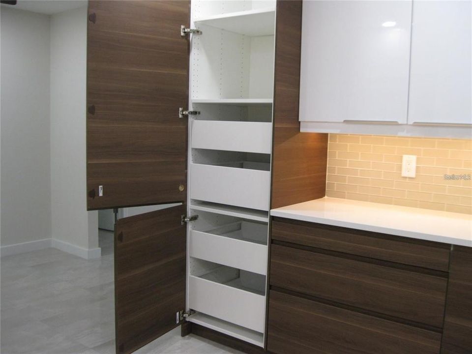 For Rent: $3,500 (3 beds, 2 baths, 2116 Square Feet)