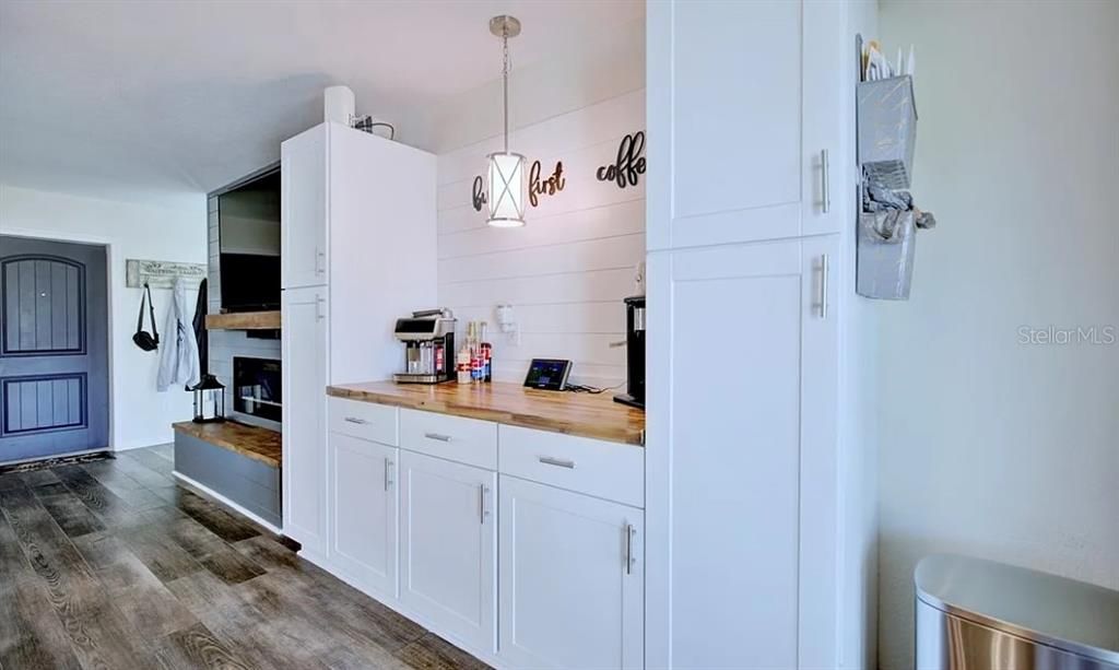 На продажу: $349,900 (2 спален, 2 ванн, 1176 Квадратных фут)