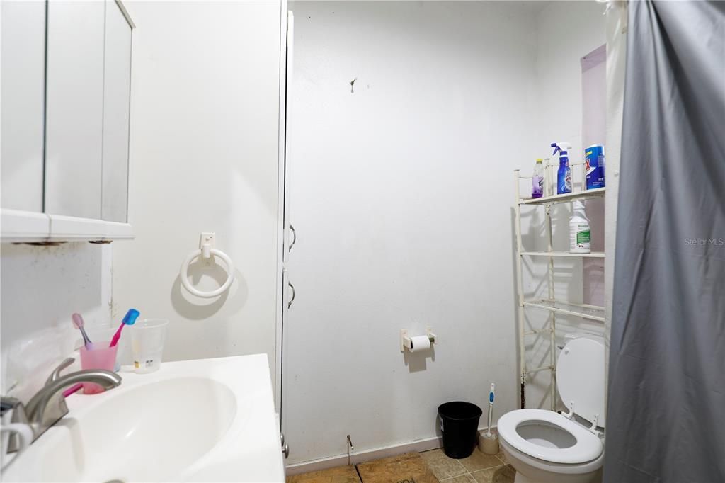 На продажу: $150,000 (3 спален, 2 ванн, 1174 Квадратных фут)