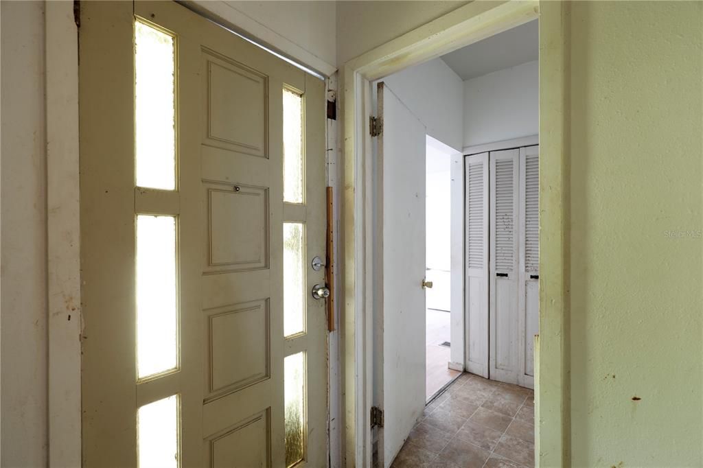 На продажу: $150,000 (3 спален, 2 ванн, 1174 Квадратных фут)