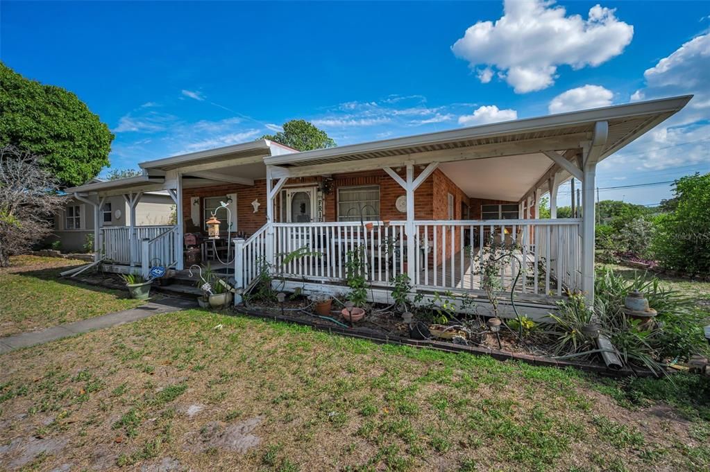Под контрактом: $250,000 (3 спален, 1 ванн, 1668 Квадратных фут)