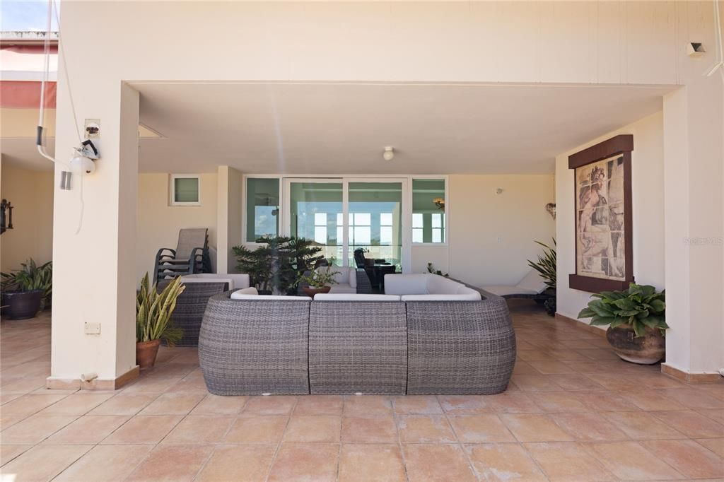 For Sale: $850,000 (4 beds, 3 baths, 3064 Square Feet)