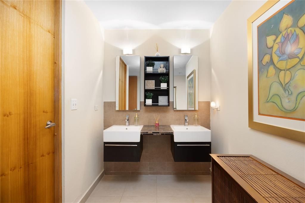 For Sale: $850,000 (4 beds, 3 baths, 3064 Square Feet)