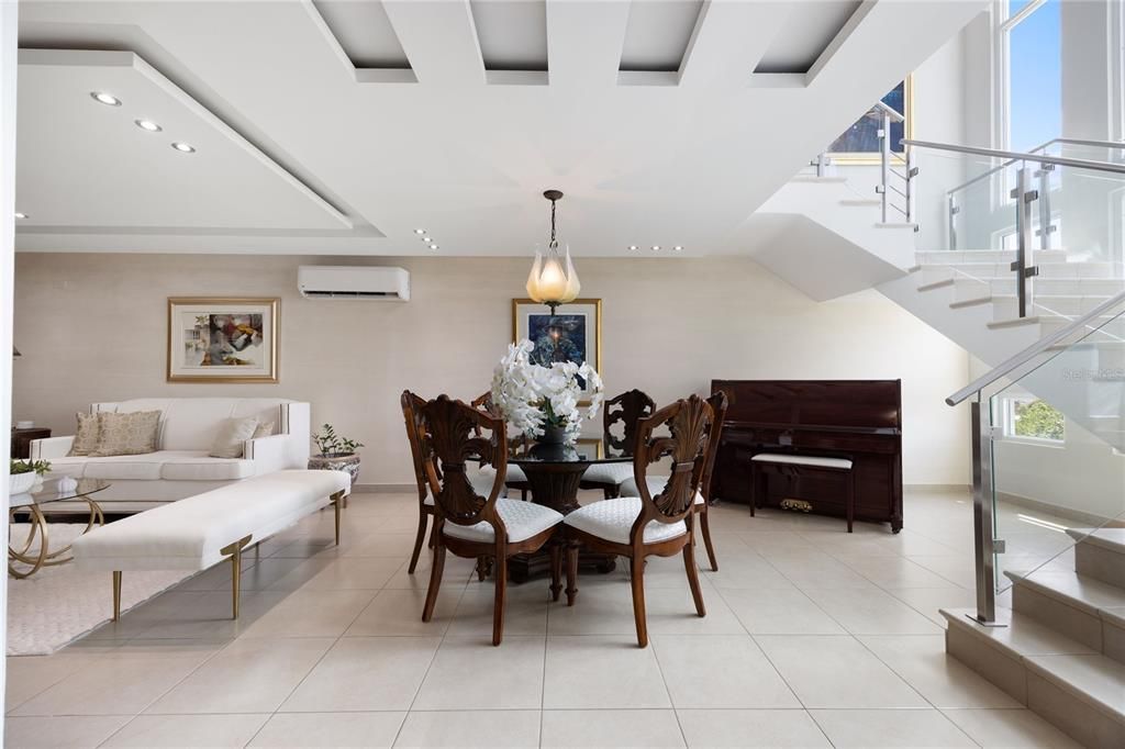 For Sale: $850,000 (4 beds, 3 baths, 3064 Square Feet)