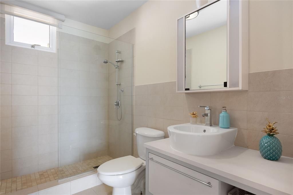 For Sale: $850,000 (4 beds, 3 baths, 3064 Square Feet)