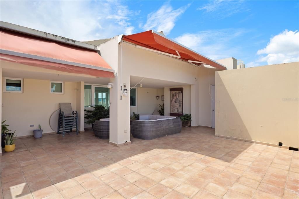 For Sale: $850,000 (4 beds, 3 baths, 3064 Square Feet)