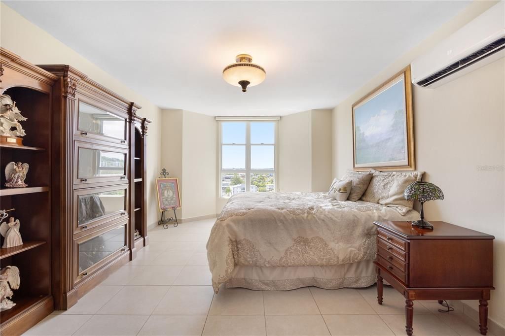 For Sale: $850,000 (4 beds, 3 baths, 3064 Square Feet)