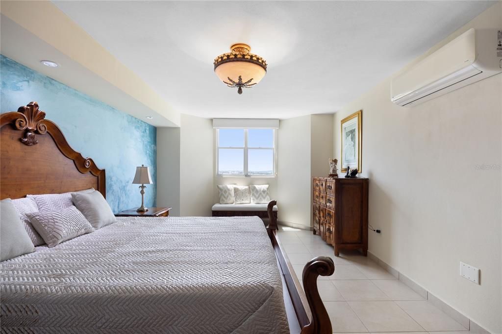 For Sale: $850,000 (4 beds, 3 baths, 3064 Square Feet)