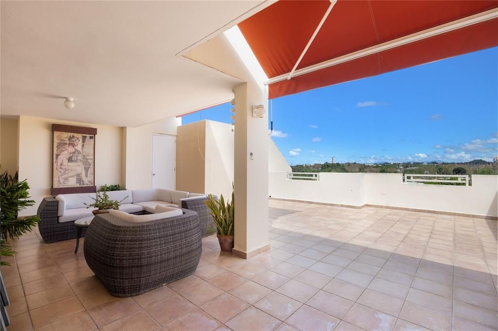 For Sale: $850,000 (4 beds, 3 baths, 3064 Square Feet)