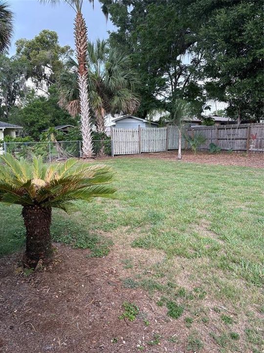 For Sale: $254,900 (2 beds, 1 baths, 1064 Square Feet)