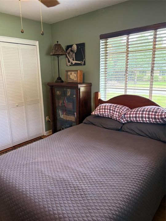 For Sale: $254,900 (2 beds, 1 baths, 1064 Square Feet)