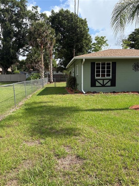 For Sale: $254,900 (2 beds, 1 baths, 1064 Square Feet)